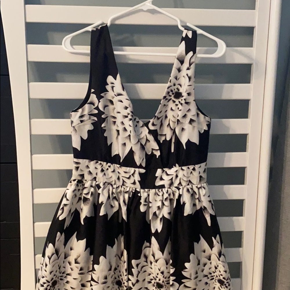 Black and White Flower Harper Dress